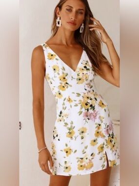 Hello Molly white floral dress “comfort in the sun”
